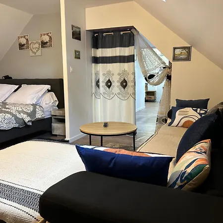 Saint - Charles Kapselhotel *